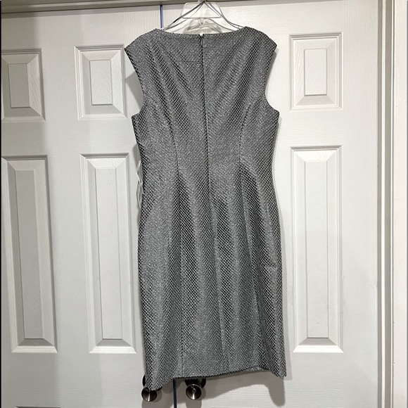 NEW KAY UNGER METALLIC SILVER TAILORED SHEATH COCKTAIL DRESS - Picture 13 of 13